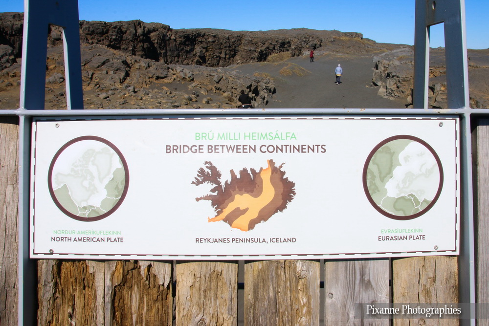 Europe, Islande, Iceland, Péninsule de Reykjanes, Miðlína bridge, Pont entre deux continents, Souvenirs de Voyages, Pixanne Photographies