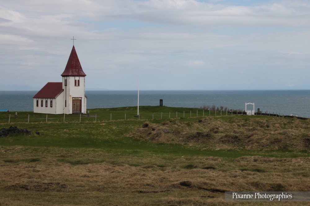 Europe, Islande, péninsule de Snaefellsnes, Eglise Hellnar, Souvenirs de Voyages, Pixanne Photographies