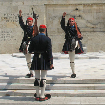 Athenes * Place Syntagma * Relève de la Garde * Evzones