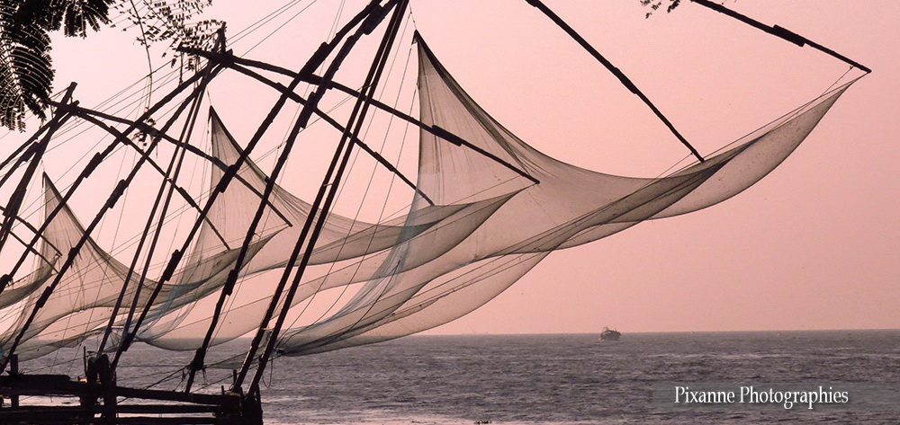 Asie, Inde du Sud, Kerala, Fort Kochi, Cochin, Filets de pêche Chinois, Carrelet, Souvenirs de Voyages, Pixanne Photographies