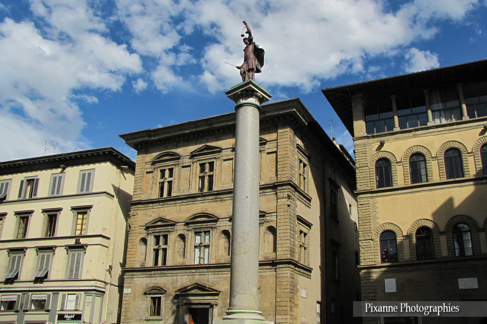 Europe, Italie, Florence, Piazza Santa Trinita, Liberté, Souvenirs de Voyages, Pixanne Photographies