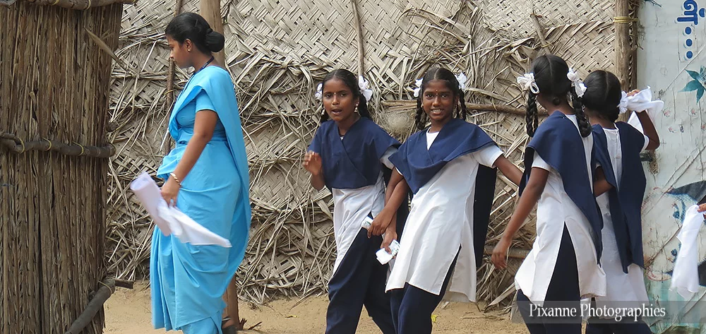 asie, inde, inde du sud, veerampattinam, ecolières, souvenirs de voyages, pixanne photographies