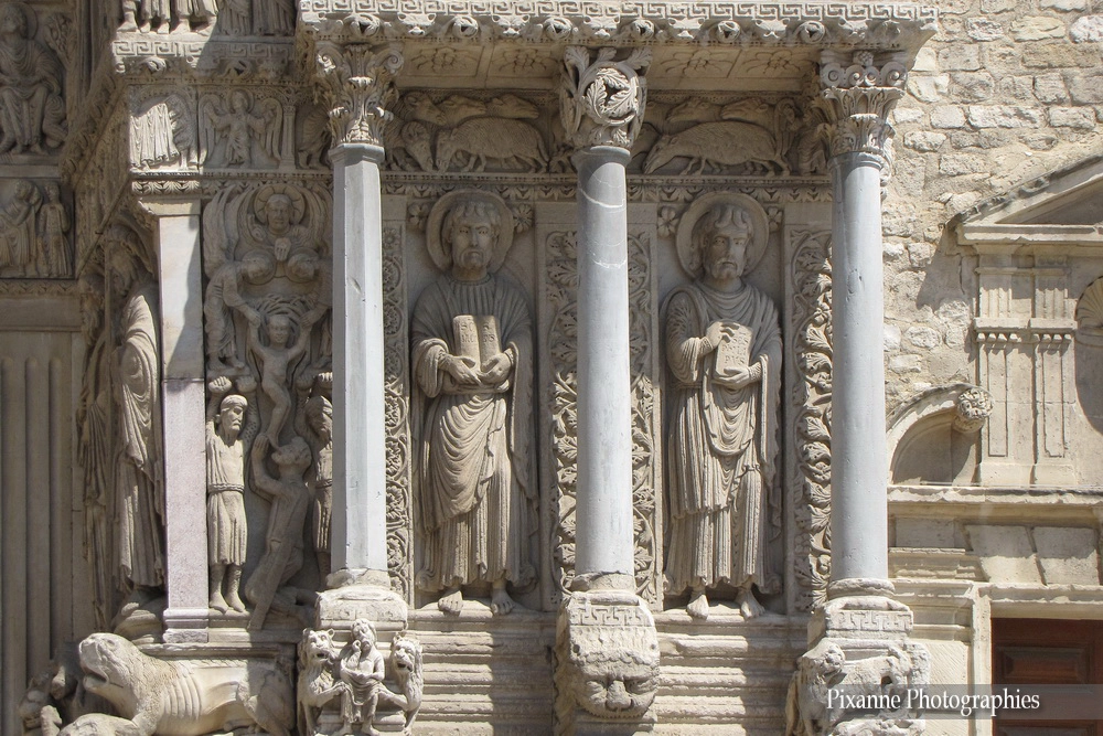 Europe, France, PACA, Bouches du Rhône, Arles, Cathédrale Saint Trophime, Souvenirs de Voyages, Pixanne Photogrpahies