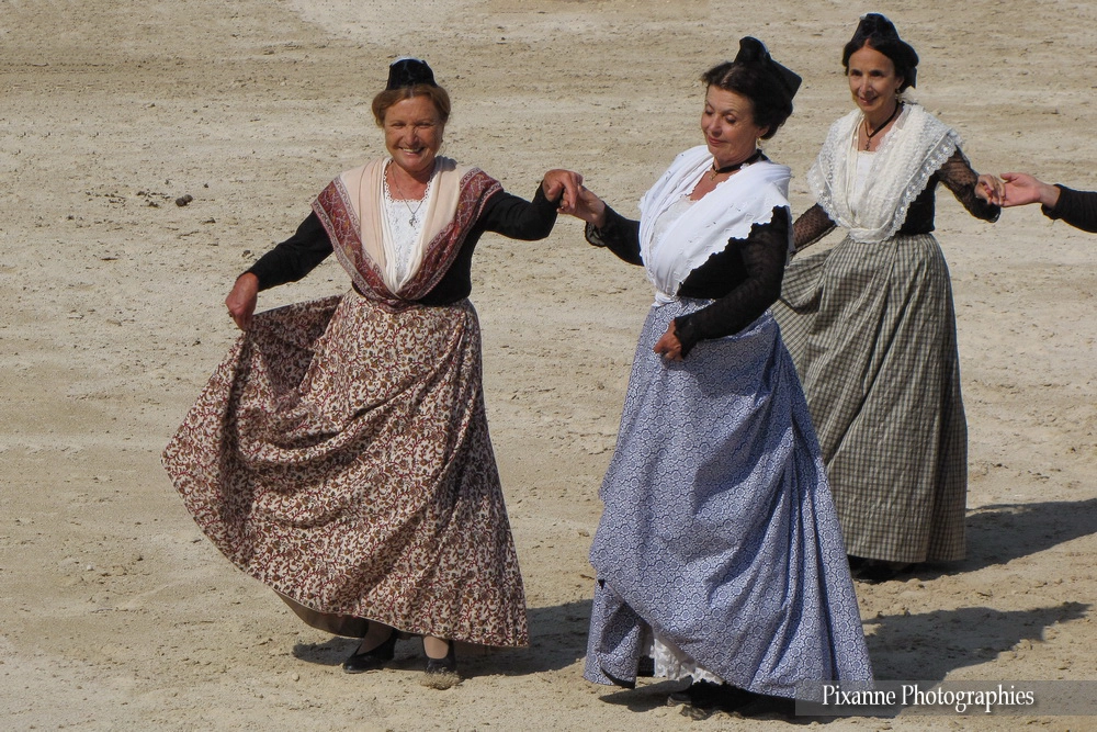 Europe, France, PACA, Bouches du Rhone, Saintes Maries de la Mer, Journée Baroncellienne, Arlésiennes, Danses Folkloriques, Souvenirs de Voyages, Pixanne Photographies