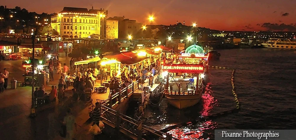 Asie, Europe, Turquie, Istanbul, Eminonu, Street Food, Sandwich de poisson, Souvenirs de Voyages, Pixanne Photographies