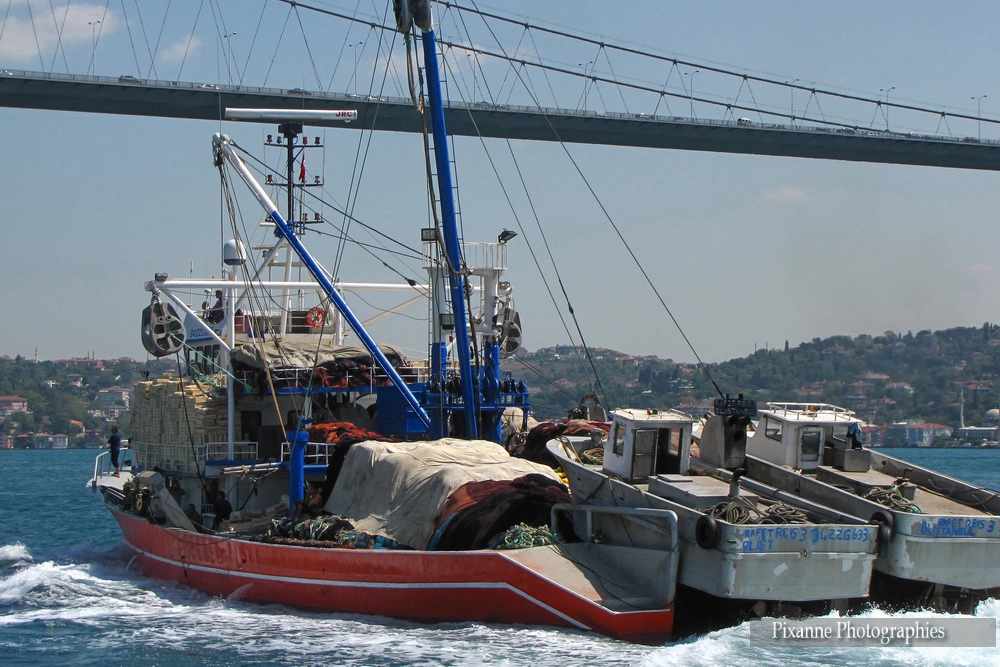 Asie, Europe, Turquie, Istanbul, Bosphore, Chalutier, Pixanne Photographies, Souvenirs de Voyages