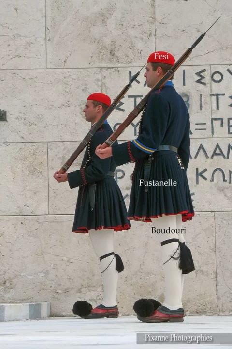 Europe, Grèce, Attique, Athènes, Place Syntagma, Relève de la Garde, Evzone, Souvenirs de Voyages, Pixanne Photographies