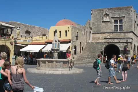 Europe, Grèce, Dodécanèse, Rhodes, Fontaine de Castellania, Place Ippokratous, Souvenirs de Voyages, Pixanne Photographies