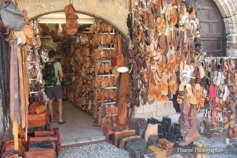 Europe, Grèce, Dodécanèse, Rhodes, Rodos, Place Evreon Martiron, Cuir, Souvenirs de Voyages, Pixanne Photographies