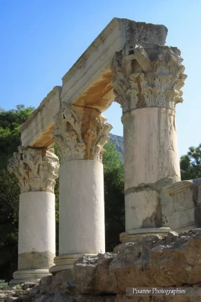 Europe, Grèce, Péloponnèse, Ancienne Corinthe, Temple d'Octavie, Souvenirs de Voyages, Pixanne Photographies