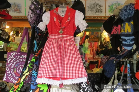 Europe, Allemagne, Bavière, Hohenschwangau, Dirndl, Souvenirs de Voyages, Pixanne Photographies