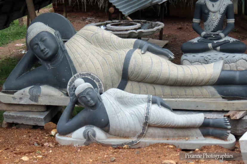asie, inde, inde du sud, mahabalipuram, statues, bouddha couché, souvenirs de voyages, pixanne photographies