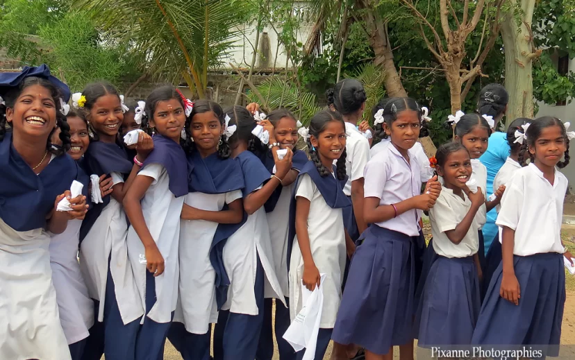 asie, inde, inde du sud, veerampattinam, ecolières, souvenirs de voyages, pixanne photographies