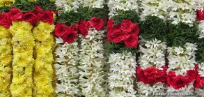 asie, inde, inde du sud, chennai, kapaleeshwarar temple, colliers de fleurs, souvenirs de voyages, pixanne photographies