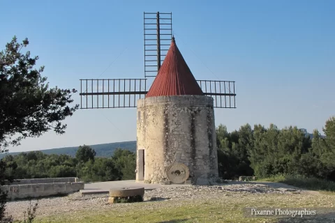 Europe, France, PACA, Bouches du Rhône, Fontvieille, Moulin de Daudet, Souvenirs de Voyages, Pixanne Photographies