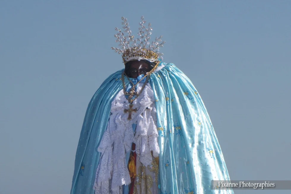 Europe, France, PACA, Bouches du Rhone, Saintes Maries de la Mer, Sainte SARA, Pélerinage des Gitans, Procession Sainte Sara à la mer, Souvenirs de Voyages, Pixanne Photographies