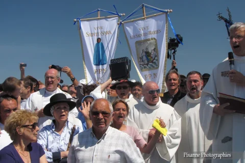 Europe, France, PACA, Bouches du Rhone, Saintes Maries de la Mer, Pèlerinage des Gitans, Procession des Saintes Maries à la Mer, Souvenirs de Voyages, Pixanne Photographies