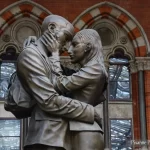 Royaume Uni, Londres, Saint Pancras, Le baiser, Pixanne Photographies